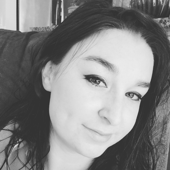 Meet your Posher, Kaylin - Picture 1 of 1